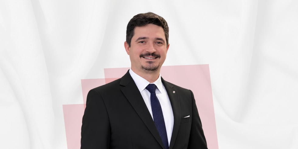 Yeni Parti'de Aday Özden Barış Çetin